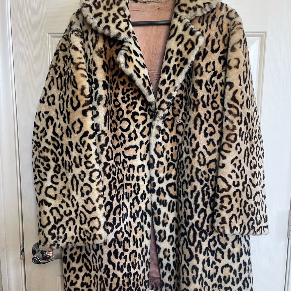 Reel leopard Fur jacket size Large excellent condition